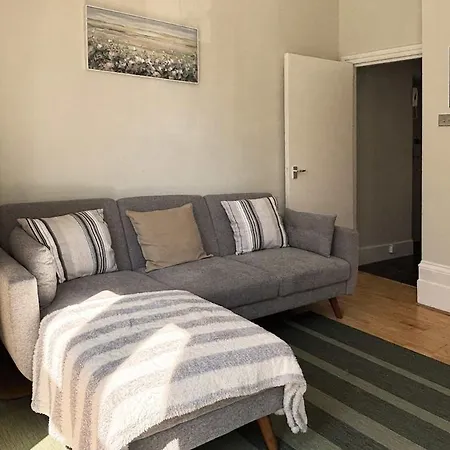 1 Bed Flat Clapham Junction Apartment